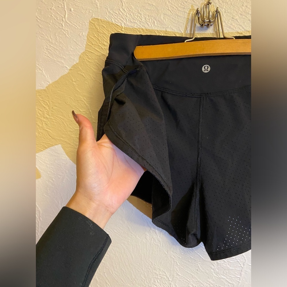 Lululemon short - Picture 5 of 9